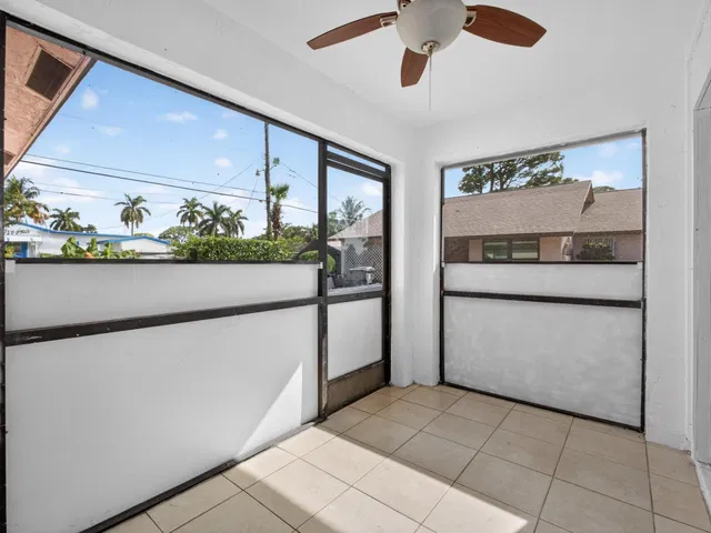 Residence photo 25