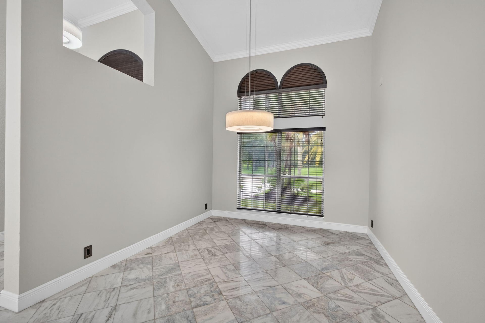 Residence photo 12