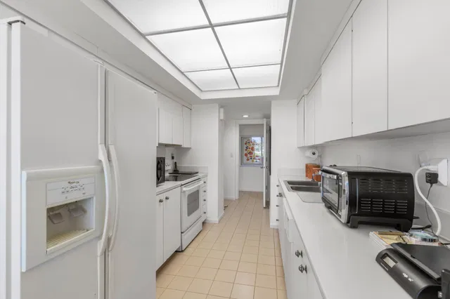 The Meridian Unit 103s photo 12
