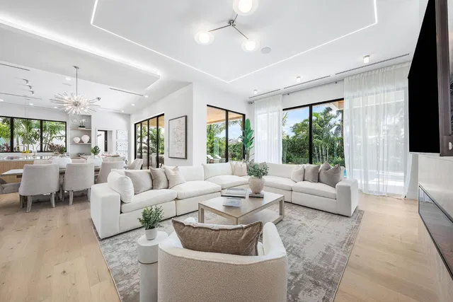 Royal Palm Yacht and Country Club Residence photo 14