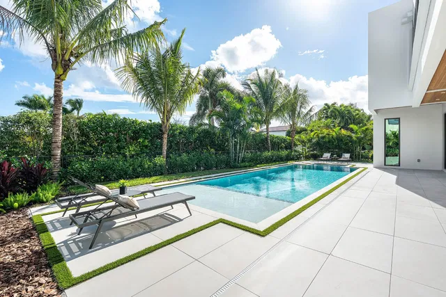 Royal Palm Yacht and Country Club Residence photo 28