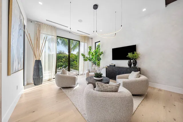 Royal Palm Yacht and Country Club Residence photo 32