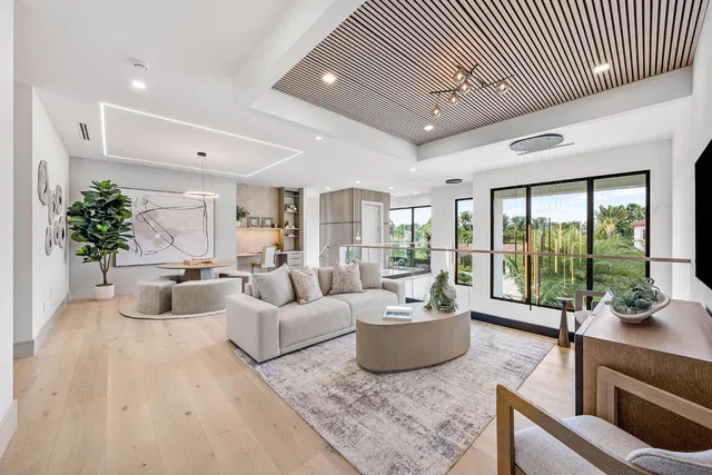 Royal Palm Yacht and Country Club Residence photo 48
