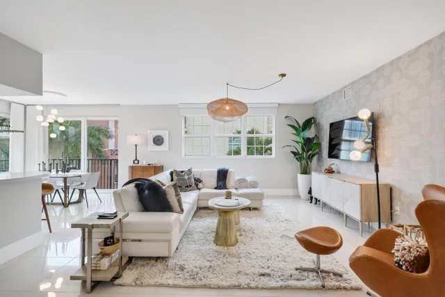 The Astor Unit 411 photo 8