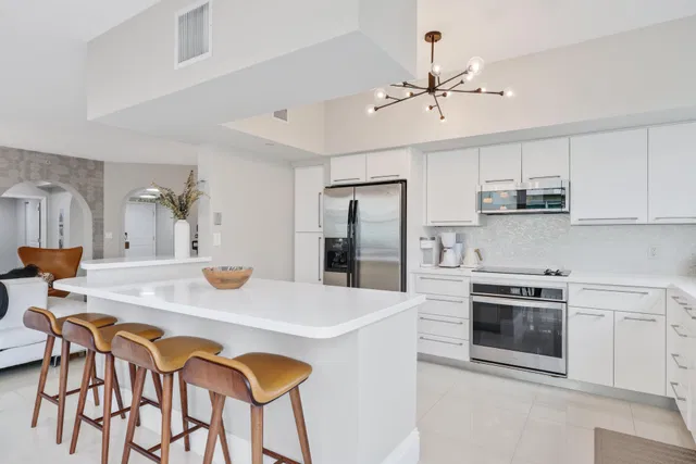 The Astor Unit 411 photo 17