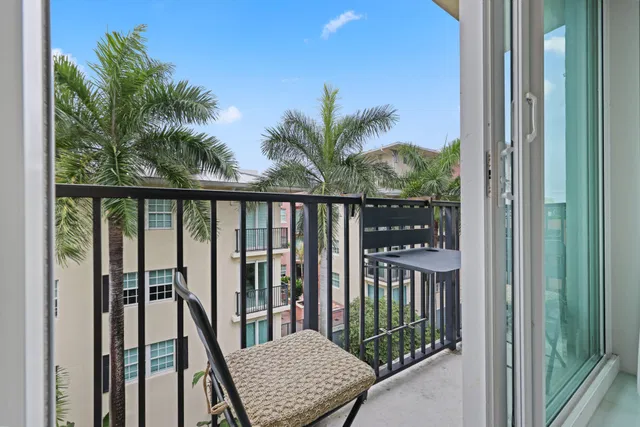 The Astor Unit 411 photo 23