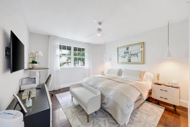 The Astor Unit 411 photo 24