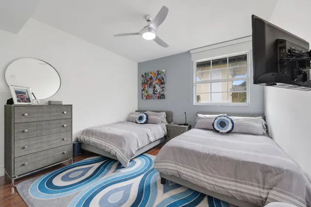 The Astor Unit 411 photo 29