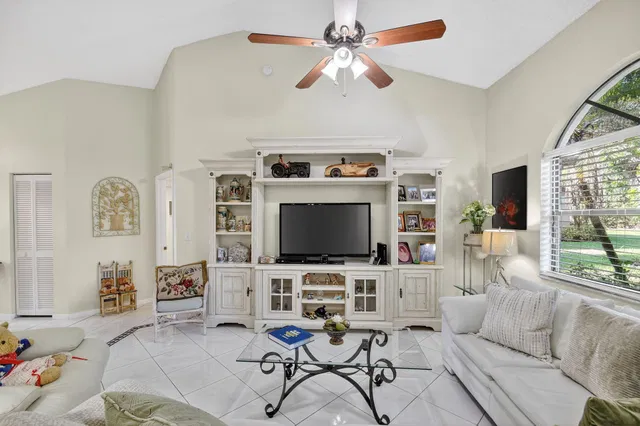  Residence photo 9
