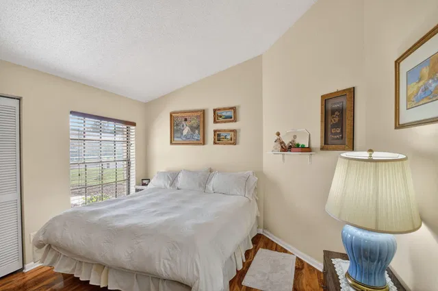  Residence photo 34