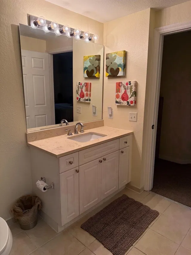 Unit 305 photo 17