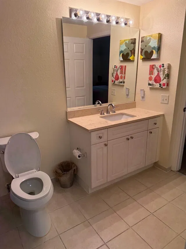 Unit 305 photo 20