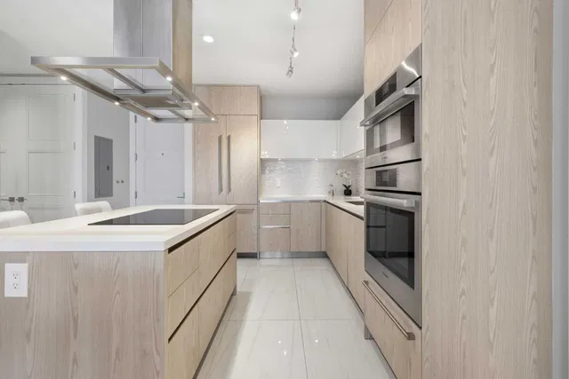 Tower 155 Unit 313 photo 14