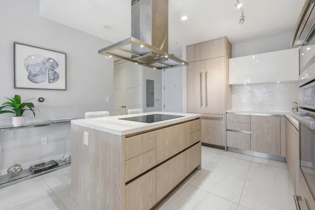 Tower 155 Unit 313 photo 15