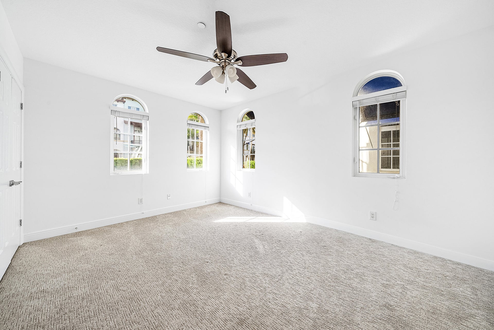  Residence photo 8