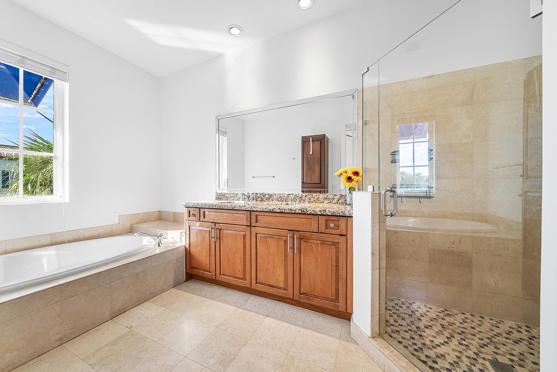  Residence photo 35