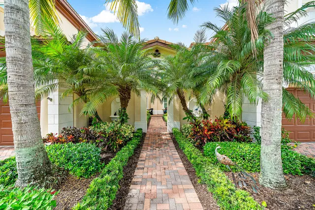 Jupiter Country Club Unit 151 photo 3