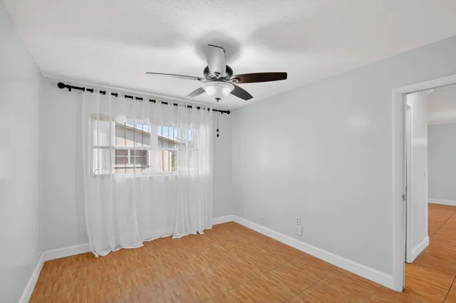  Unit B photo 26