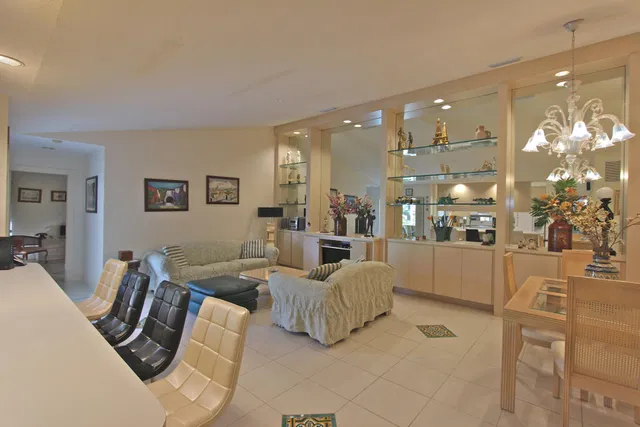 Residence photo 6