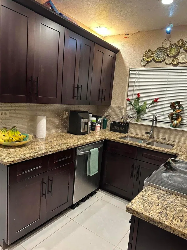 West Palm Beach Residence photo 15