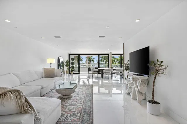 The Plaza of The Palm Beaches Unit Th3f photo 2