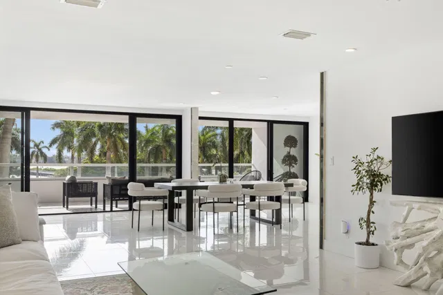 The Plaza of The Palm Beaches Unit Th3f photo 4