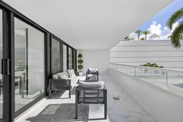 The Plaza of The Palm Beaches Unit Th3f photo 8