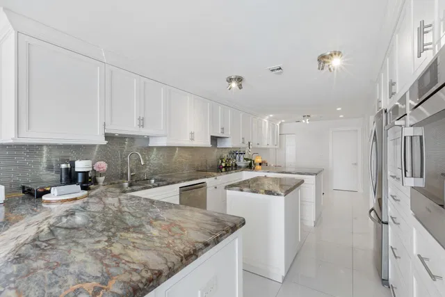 The Plaza of The Palm Beaches Unit Th3f photo 9