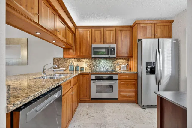 Unit 205 photo 4