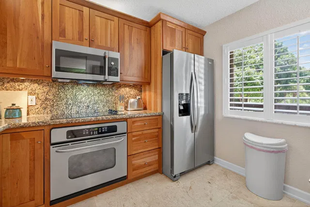 Unit 205 photo 5