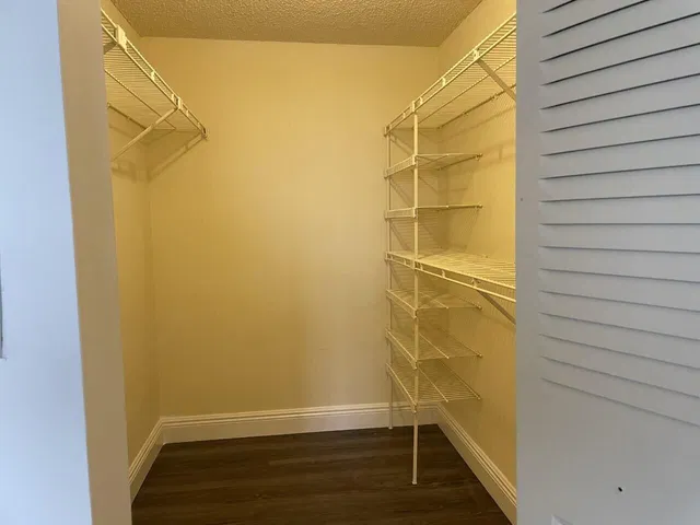 Unit 605 photo 5