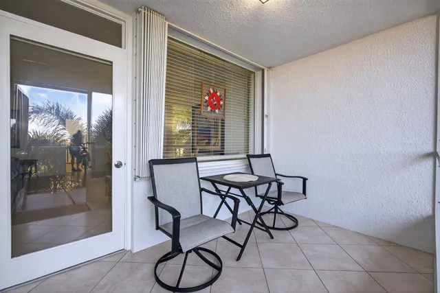 Unit 409 photo 6