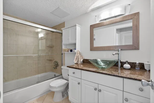 Unit 409 photo 11