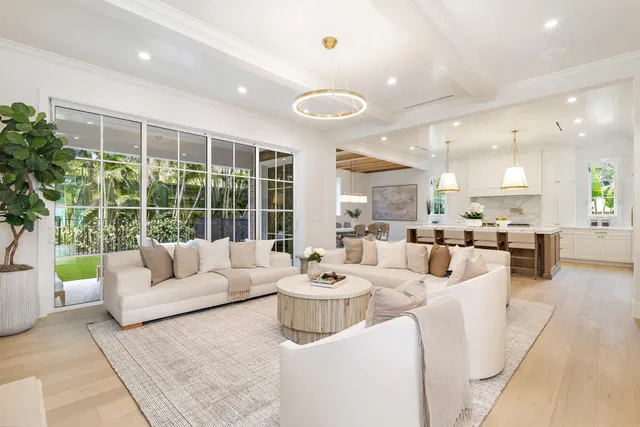 SoSo West Palm Beach Residence photo 5