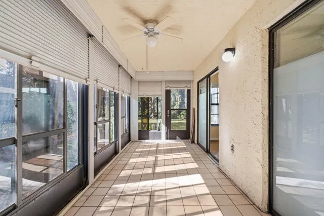 Unit 2511 photo 7