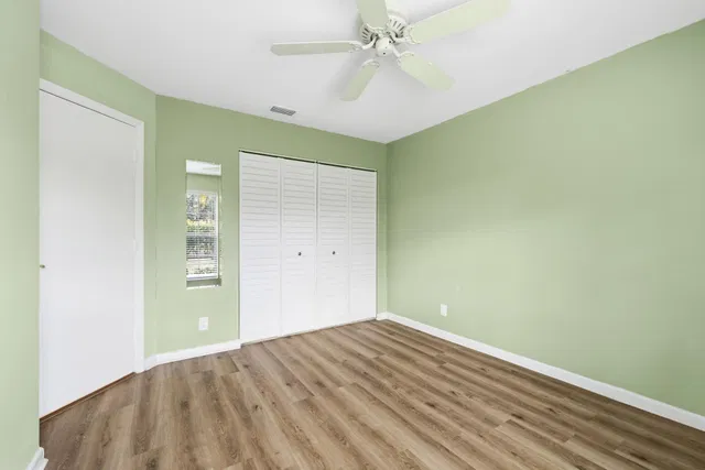 Unit 2511 photo 15