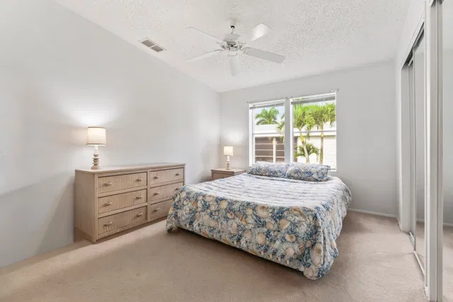 Residence photo 15