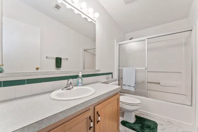 Residence photo 16