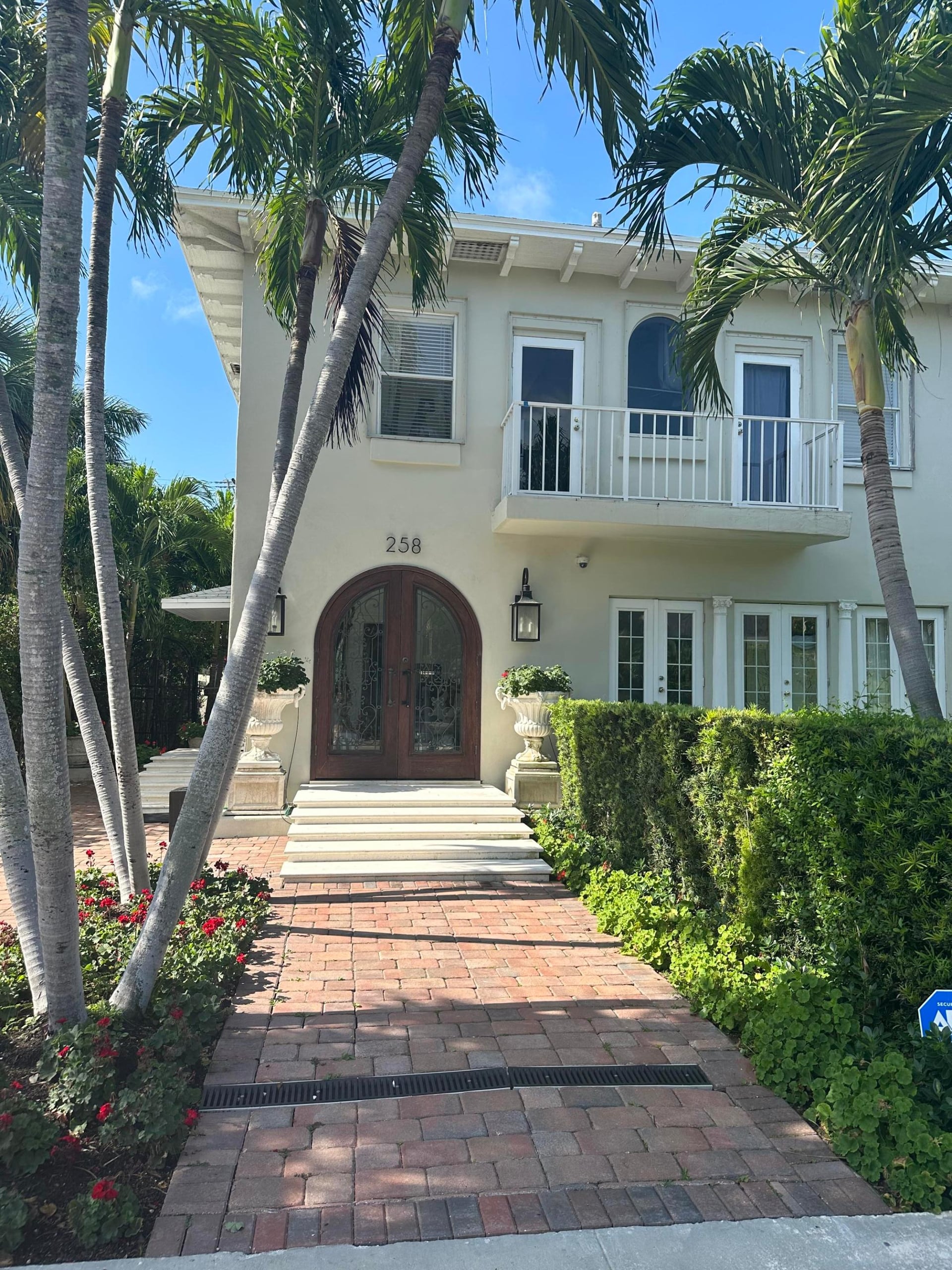 258 Seminole Avenue #4