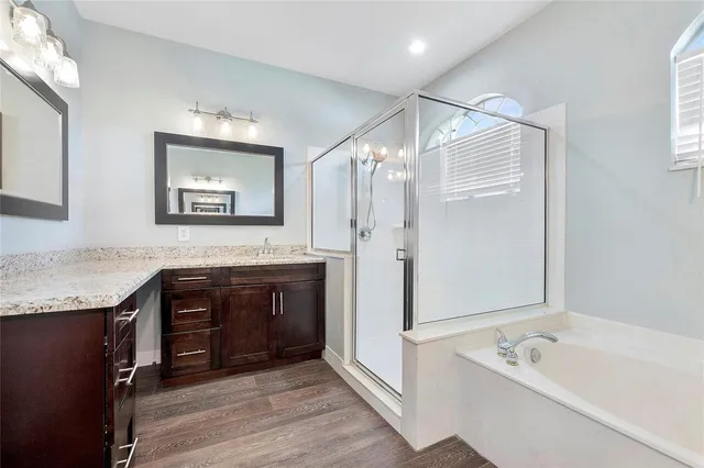  Residence photo 30