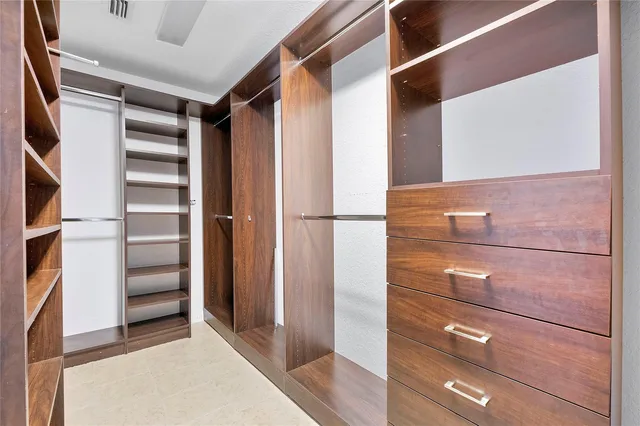  Residence photo 32