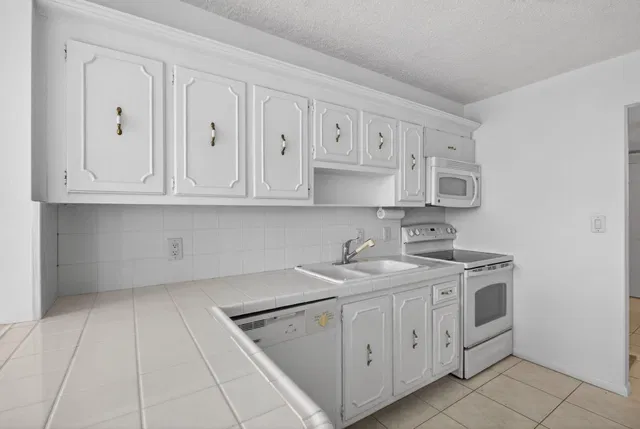 Singer Island Unit 2-1606 photo 23