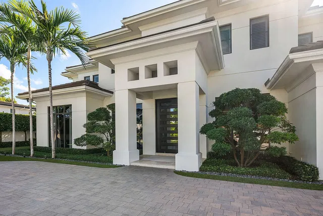 Royal Palm Yacht and Country Club Residence photo 8