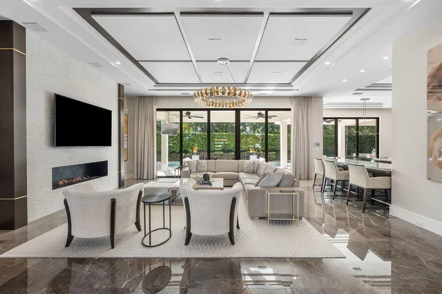 Royal Palm Yacht and Country Club Residence photo 14