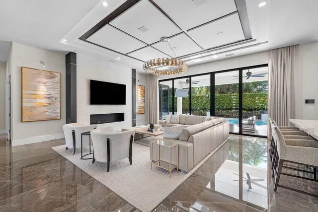 Royal Palm Yacht and Country Club Residence photo 15