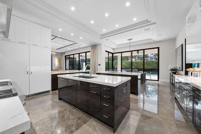 Royal Palm Yacht and Country Club Residence photo 21