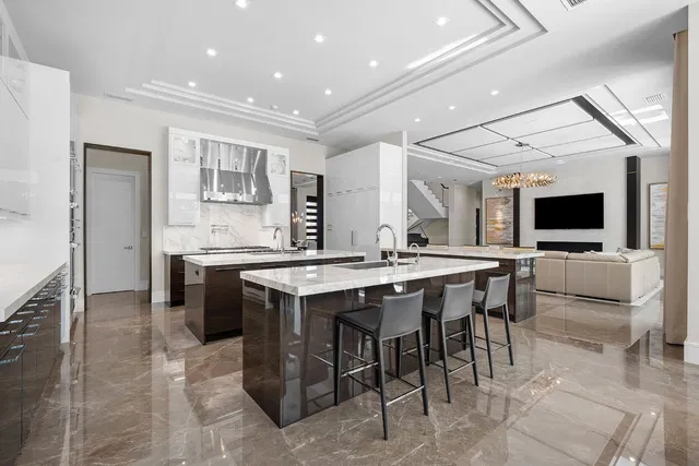 Royal Palm Yacht and Country Club Residence photo 22