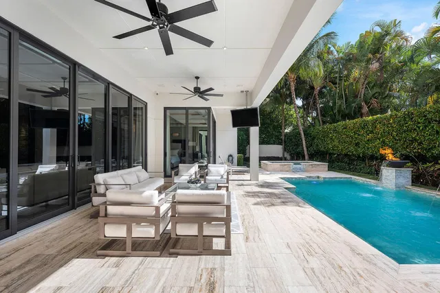 Royal Palm Yacht and Country Club Residence photo 27