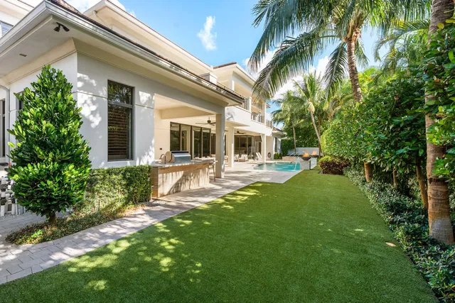 Royal Palm Yacht and Country Club Residence photo 32