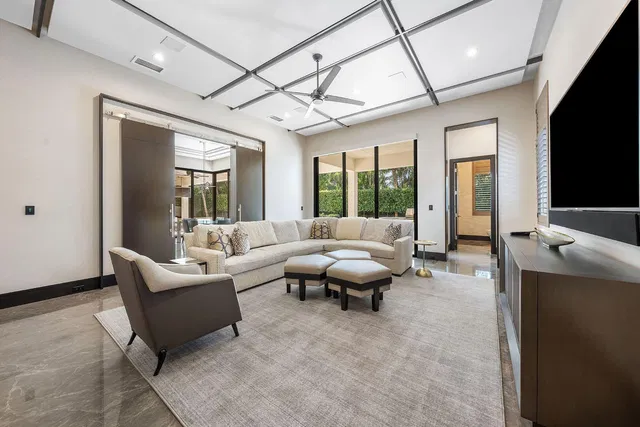Royal Palm Yacht and Country Club Residence photo 35
